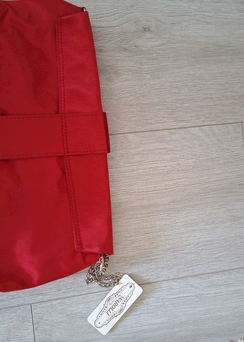 Kırmızı Tokalı Kadın Portföy Çanta - Görsel 6