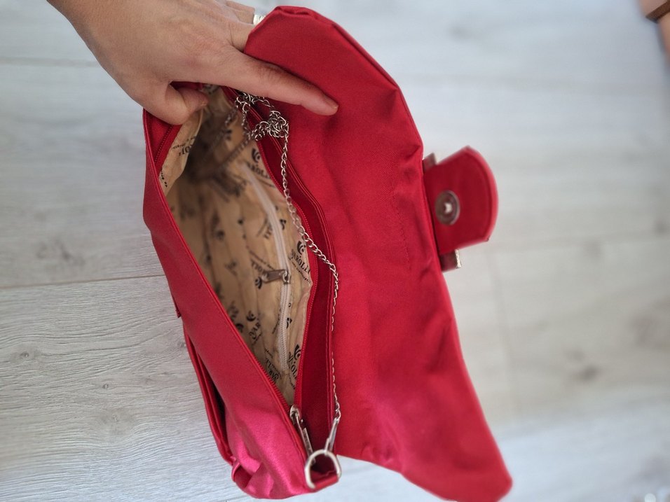 Kırmızı Tokalı Kadın Portföy Çanta - Görsel 5