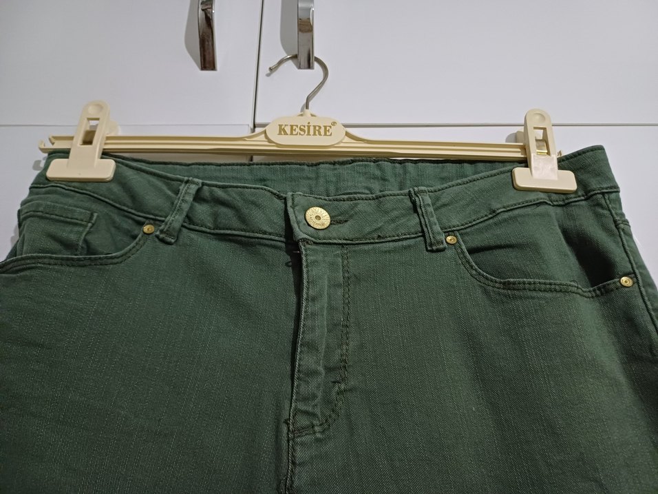 Kadın Yeşil Kemerli Mini Denim Şort - Görsel 2