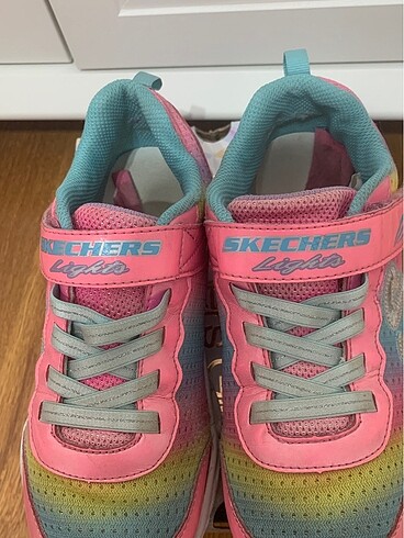 35 Beden Orjinal Skechers marka ışıklı ayakkabı