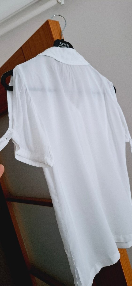 Kadın Beyaz Keten Kısa Kollu Gömlek - Görsel 3