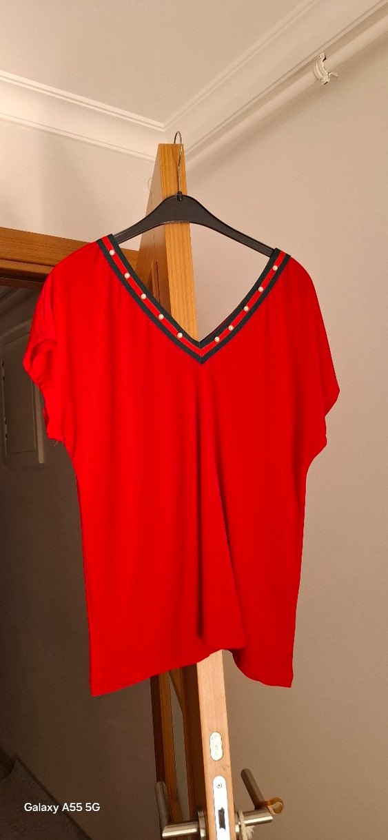 Kırmızı V Yaka Hamile Bluzu - Görsel 2