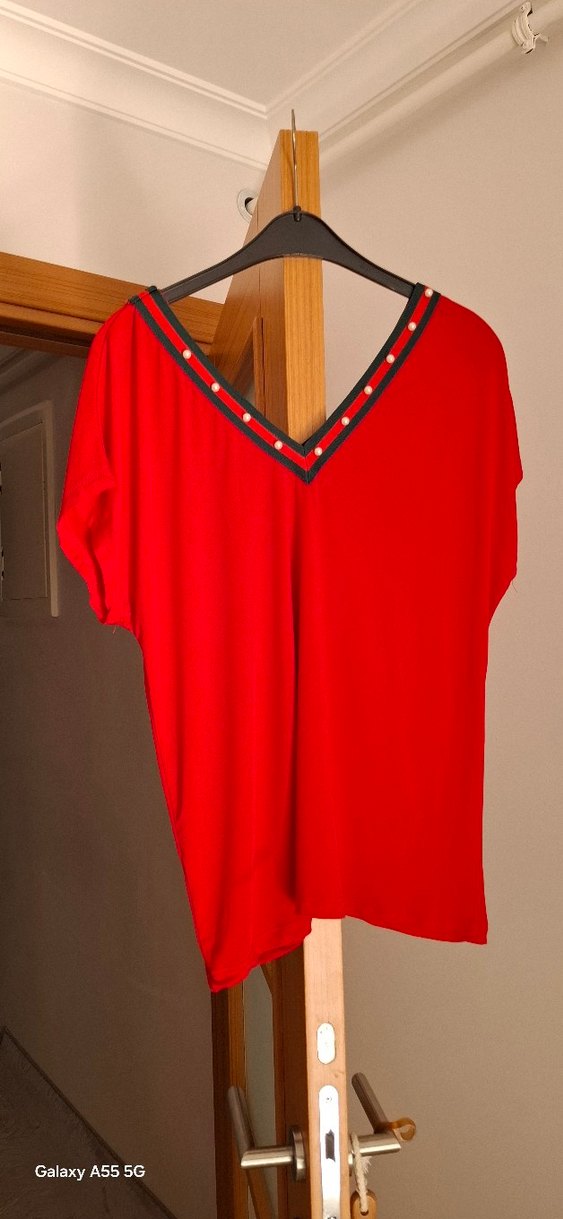 Kırmızı V Yaka Hamile Bluzu - Görsel 3