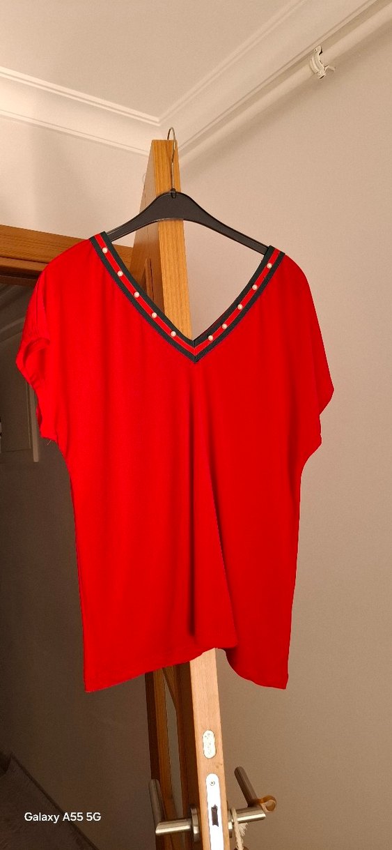 Kırmızı V Yaka Hamile Bluzu - Görsel 4