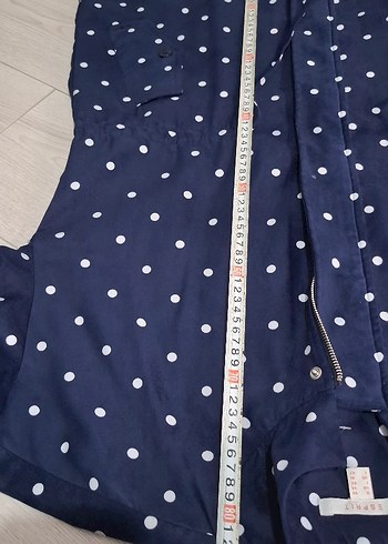 Lacivert Puantiyeli Midi Yağmurluk - Görsel 10