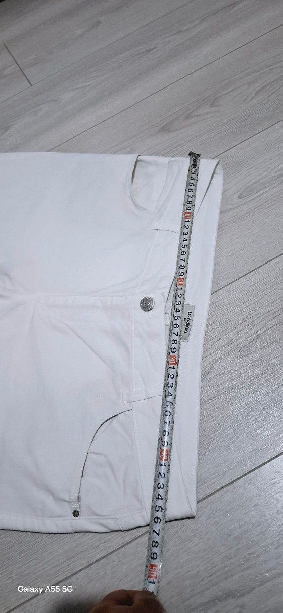 Beyaz Kadın Bermuda Şort Rahat Kesim - Görsel 5