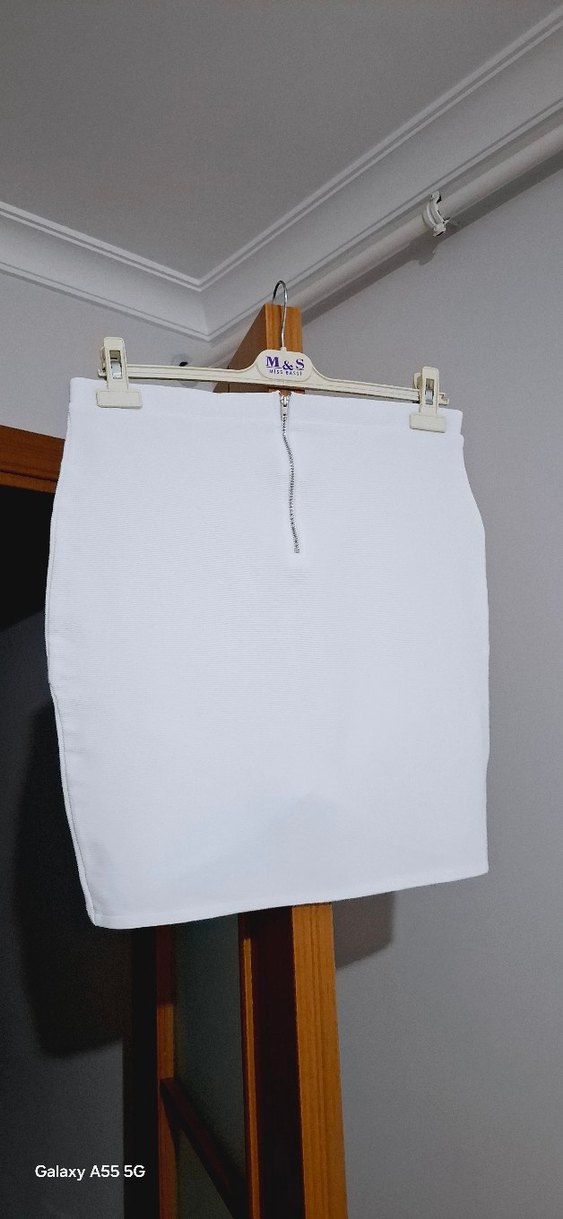 Beyaz Drapeli Midi Hamile Eteği - Görsel 3