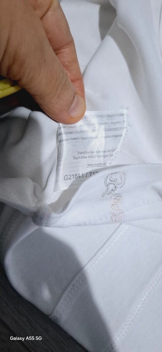 Beyaz V Yaka Hamile Atlet - Görsel 3