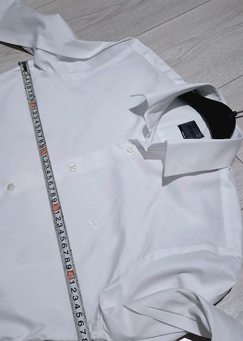 Düğmeli Beyaz Pamuklu Erkek Gömlek - Görsel 5