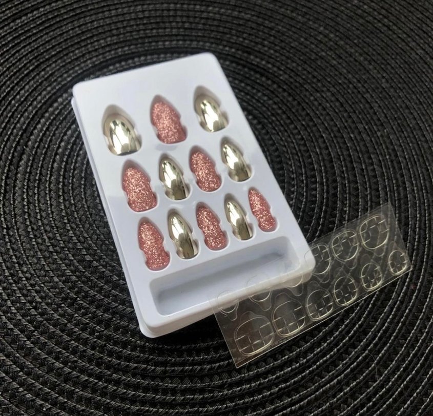 Parlak Altın ve Pembe Simli Takma Tırnak Süsleri - Görsel 2