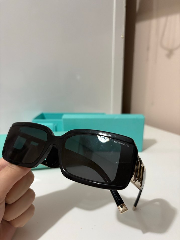 Tiffany&Co güneş gözlüğü orijinal kutulu ve sertifikalı - Görsel 2