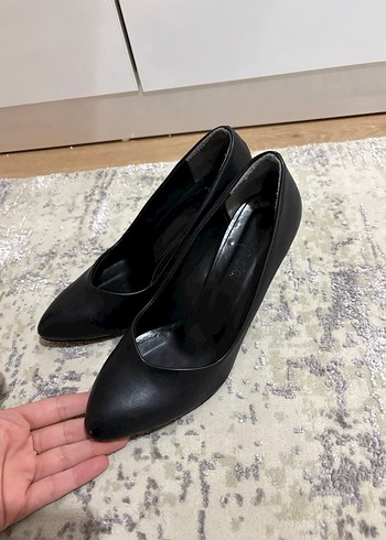 Klasik Siyah Stiletto Topuklu Kadın Ayakkabı - Görsel 2