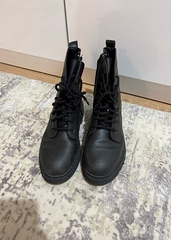 Siyah Kadın Topuklu Goth Bot - Görsel 3