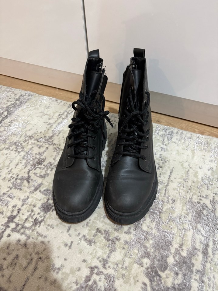 Siyah Kadın Topuklu Goth Bot - Görsel 3