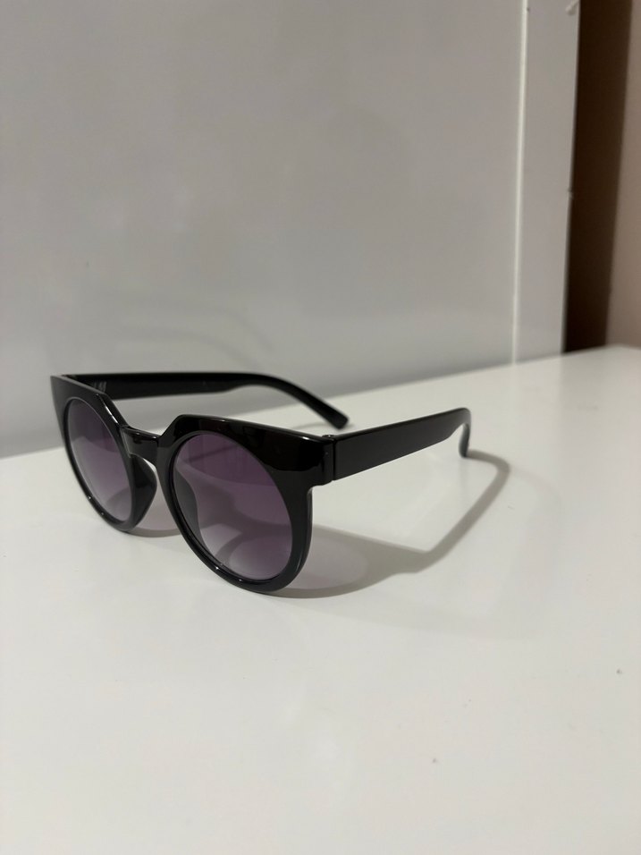 Siyah Minimalist Gotik Kadın Güneş Gözlüğü - Görsel 2