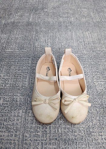 Kız Çocuk Beyaz Tokalı Babet Ayakkabı - Görsel 4