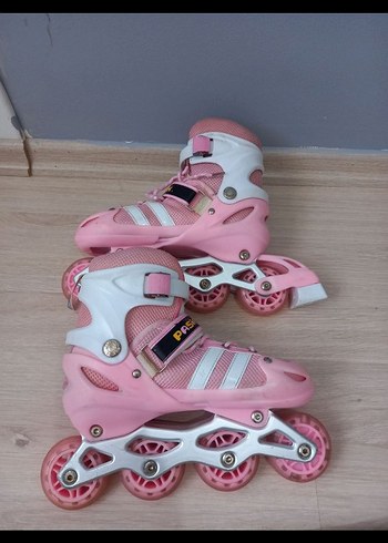 Pembe Paten Ayakkabısı