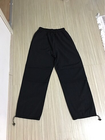 Trendyol & Milla Paraşüt kumaş pantolon