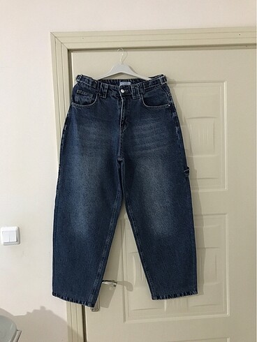 38 Beden Defacto kemer detaylı baggy jean
