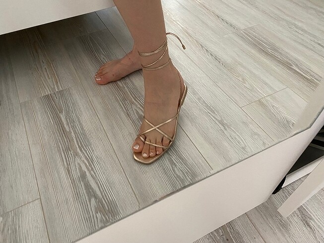 Bershka Sandalet