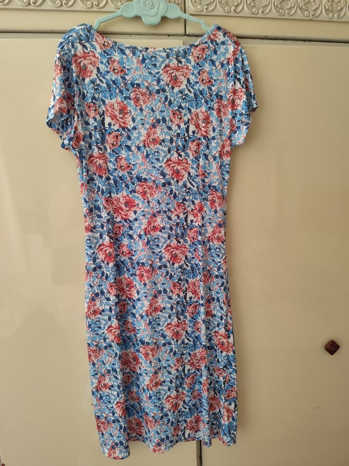 Çiçek Desenli Kısa Kollu Midi Elbise - Görsel 4