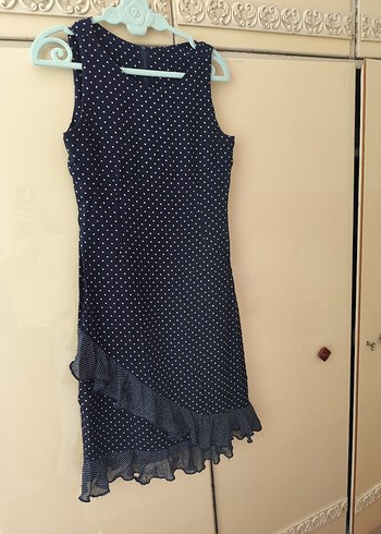 Kolsuz, V Yaka, Midi Puantiyeli Elbise - Görsel 9