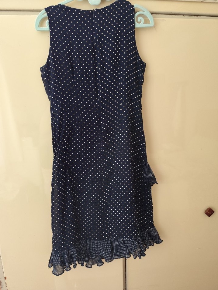 Kolsuz, V Yaka, Midi Puantiyeli Elbise - Görsel 4