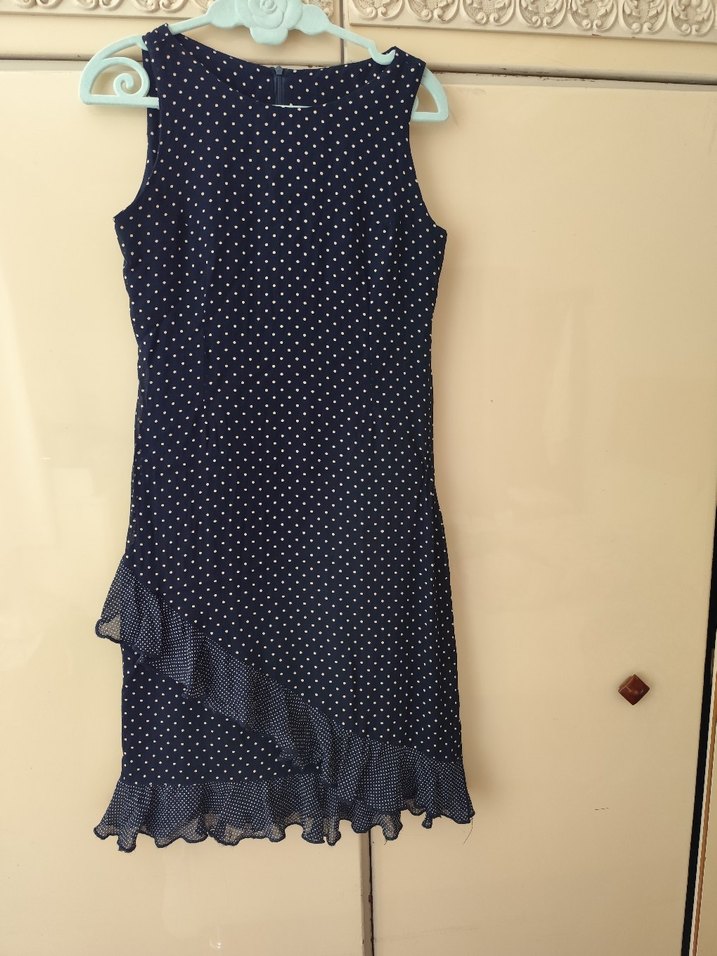 Kolsuz, V Yaka, Midi Puantiyeli Elbise - Görsel 2