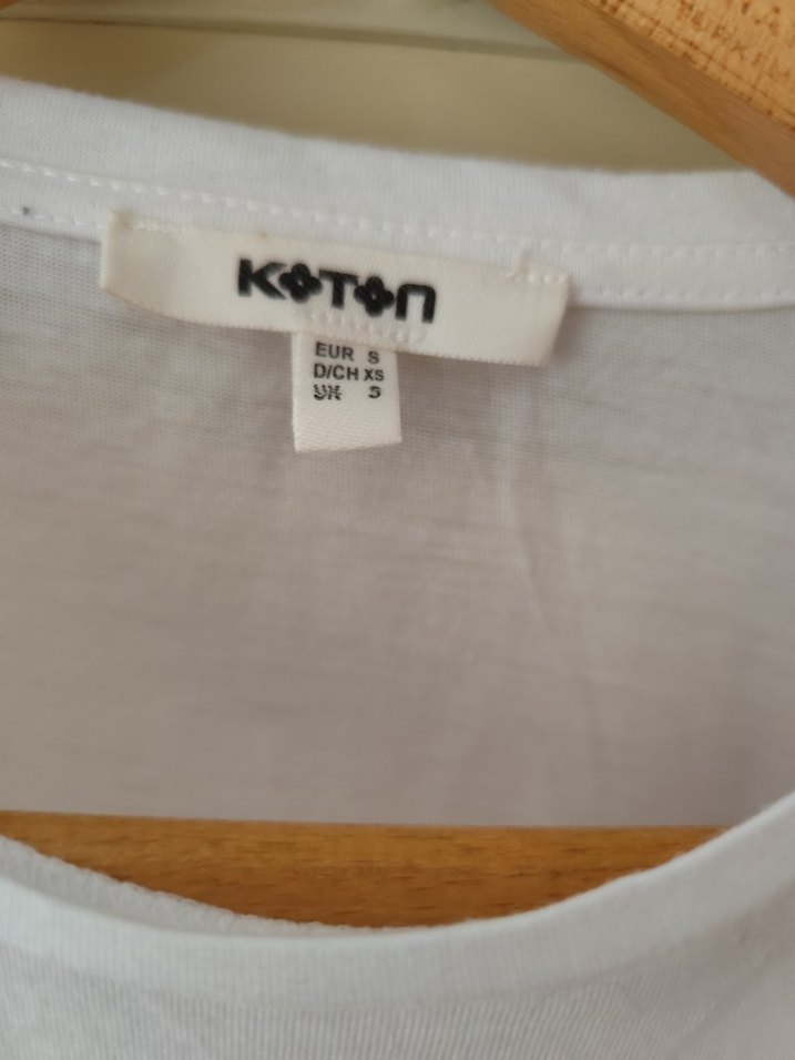 Beyaz Baskılı Kadın Tişört - Görsel 5