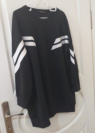 Uzu sweatshirt 