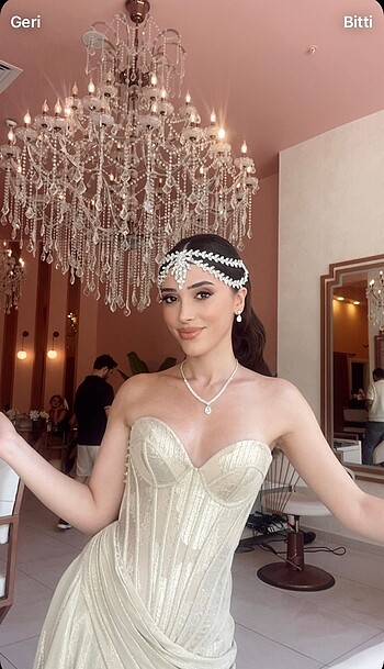Nişan elbisesi