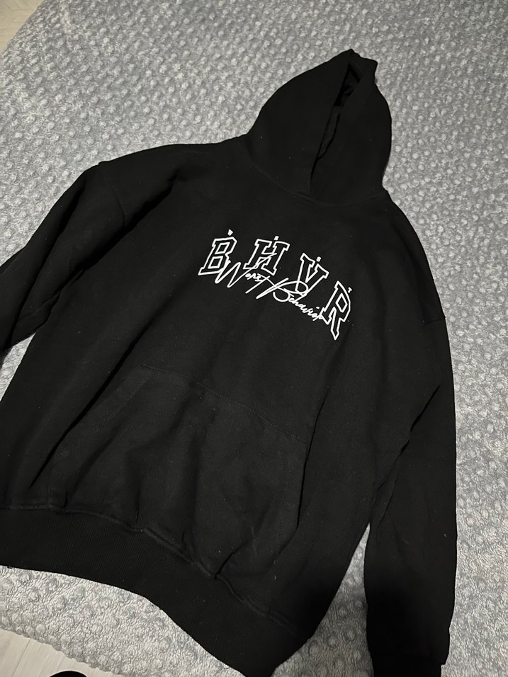 Beyaz Baskılı Siyah Kapüşonlu Sweatshirt - Görsel 3