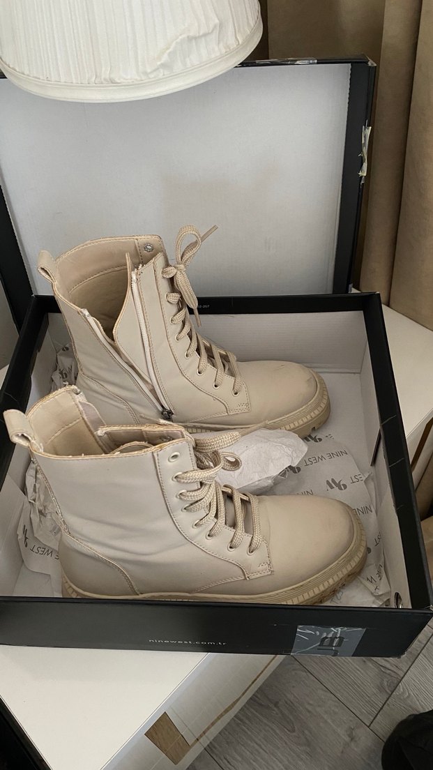 Bej Deri Nine West bot - Görsel 4