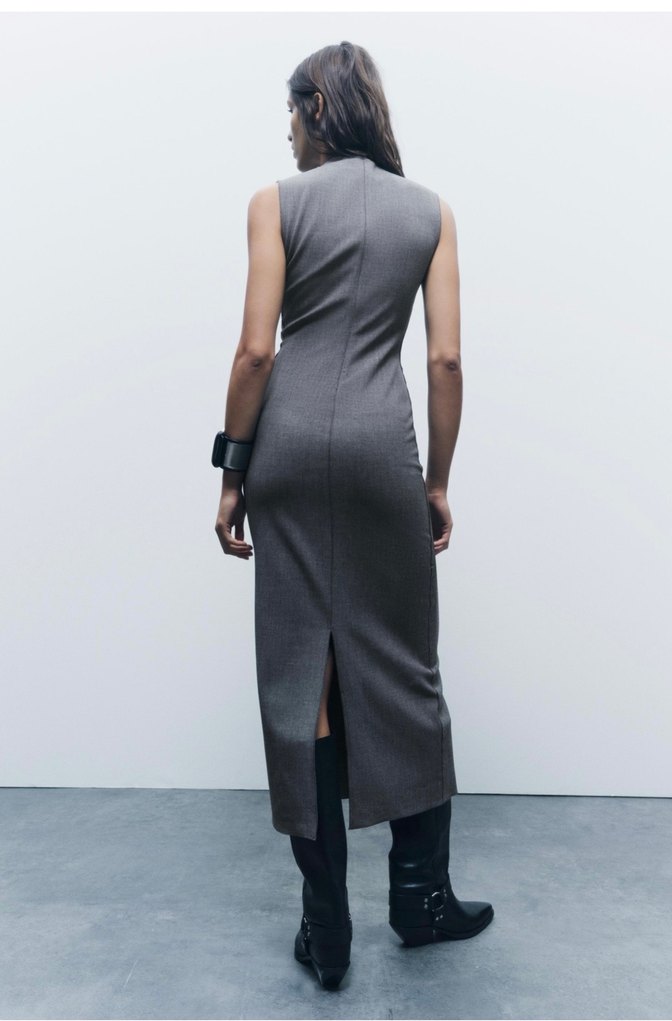 Gri Uzun Yüksek Yakalı Kolsuz Elbise - Görsel 2