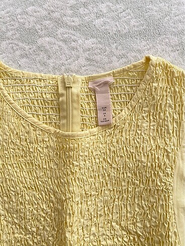 H&M Sezonun rengi sarı bluz