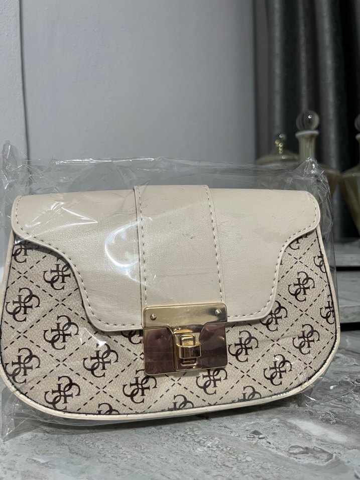 Beyaz Baskılı Tokalı Kadın Çanta - Görsel 2