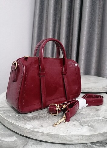 Zara Askılı Çanta 