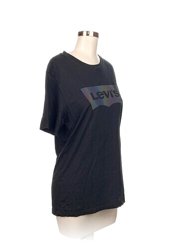 Levis Levis T-shirt %70 İndirimli.