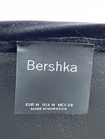 m Beden siyah Renk Bershka Düz Kesim %70 İndirimli.
