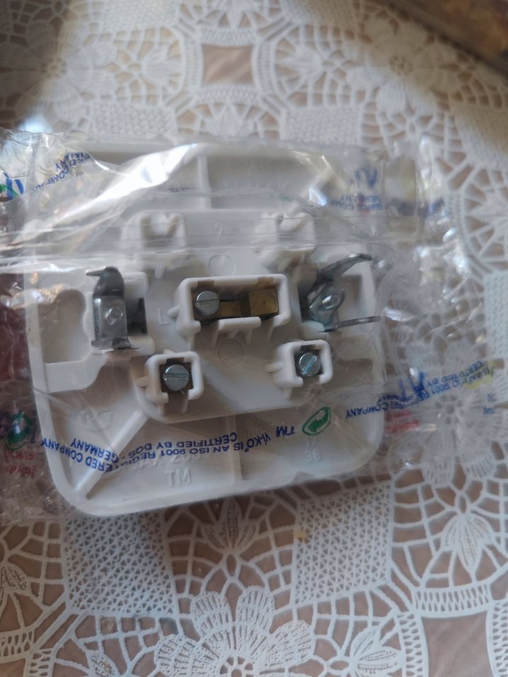 Diger Beyaz Çift Anahtarlı Elektrik Prizi - Görsel 3