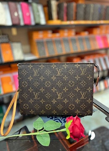 Louis Vuitton cluch çanta 