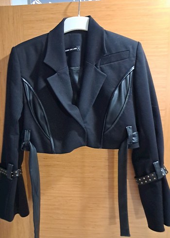 Kadın Siyah Deri Kemerli Kısa Blazer