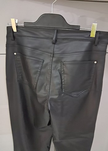 Zara Kadın Siyah Deri Kemerli Midi Pantolon
