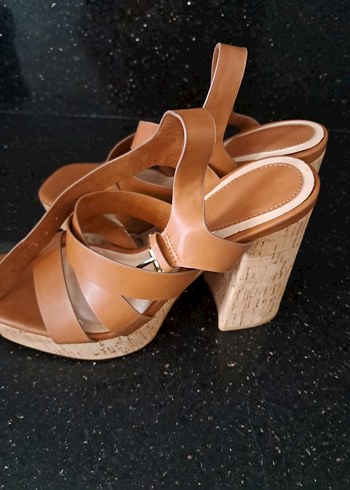 Stradivarius Bej Deri Platform Topuklu Kadın Sandalet