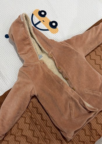 Kapüşonlu Düğmeli Erkek Çocuk Kaban - Görsel 3