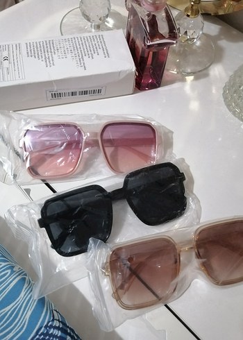 Beden pembe Renk Şeffaf Çerçeveli Pembe Minimalist Güneş Gözlüğü