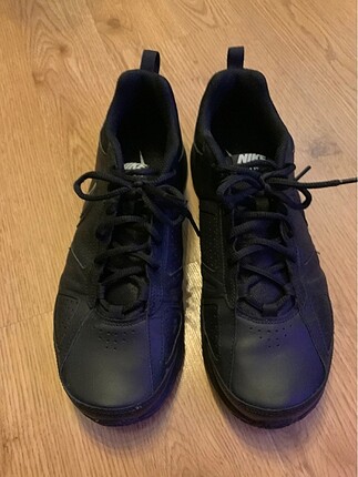Siyah nike ayakkabi