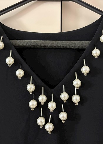 İnci Detaylı Siyah V Yaka Elbise - Görsel 9