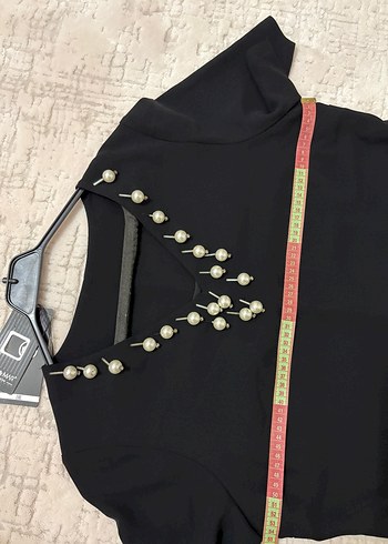 İnci Detaylı Siyah V Yaka Elbise - Görsel 5