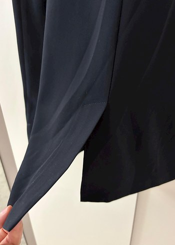 İnci Detaylı Siyah V Yaka Elbise - Görsel 8